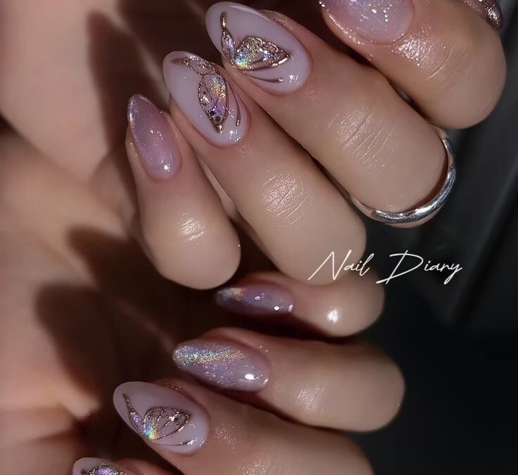 Nail art printemps 2025 : styles et inspirations pour des ongles tendance