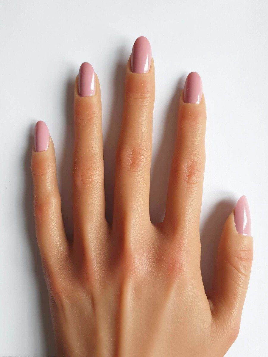 ongles rose poudré