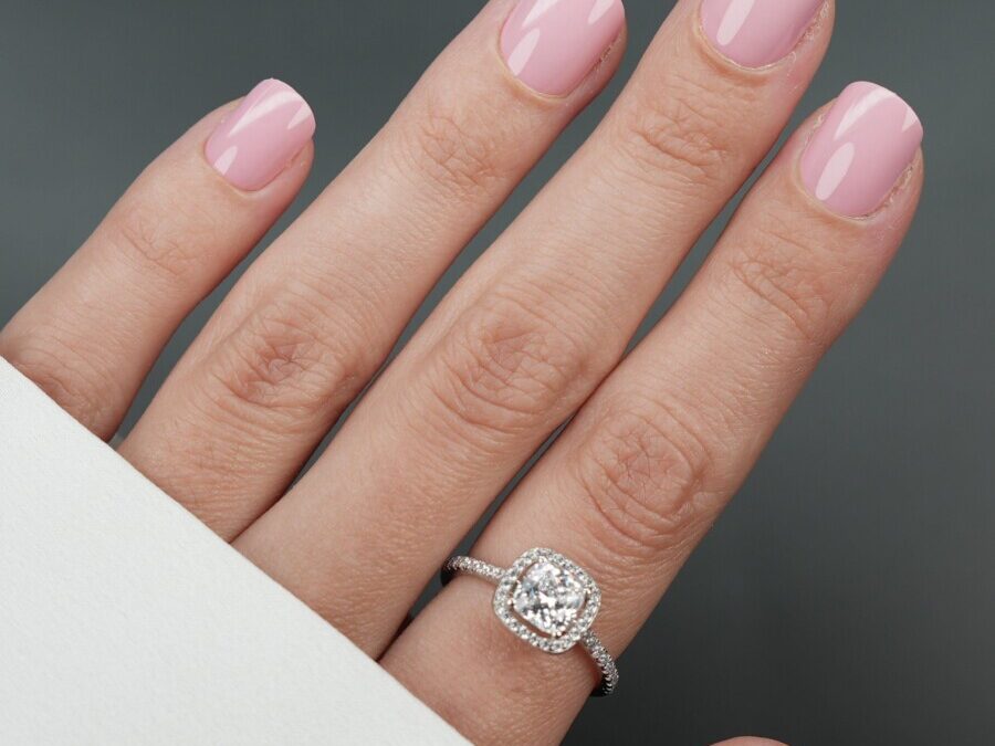 Manucure rose poudré : élégance et tendances pour sublimer tes ongles