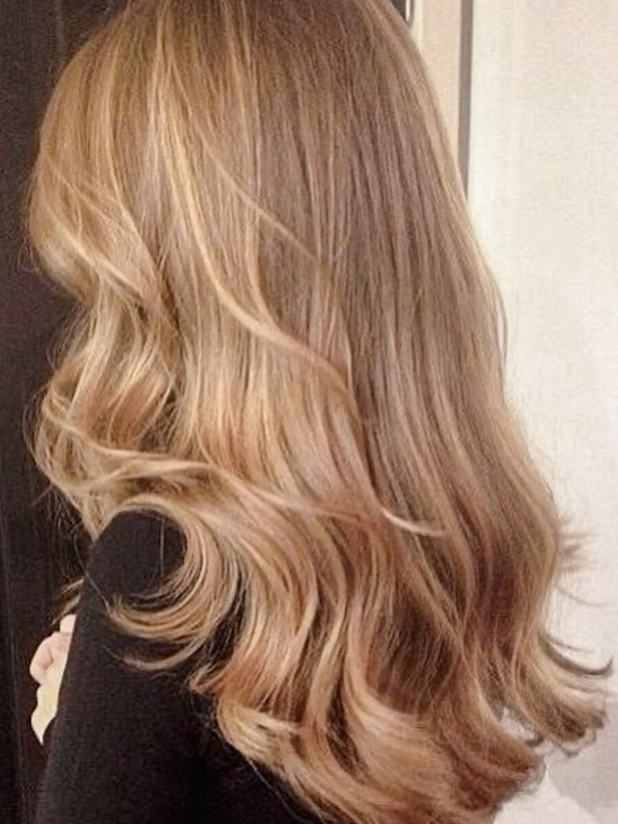 Cheveux Blonds Dorés Éclatants