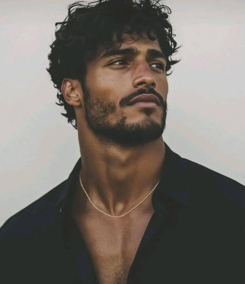 homme cheveux bouclés coupe